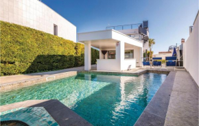 3 Bedroom Lovely Home In Sant Pere Pescador
